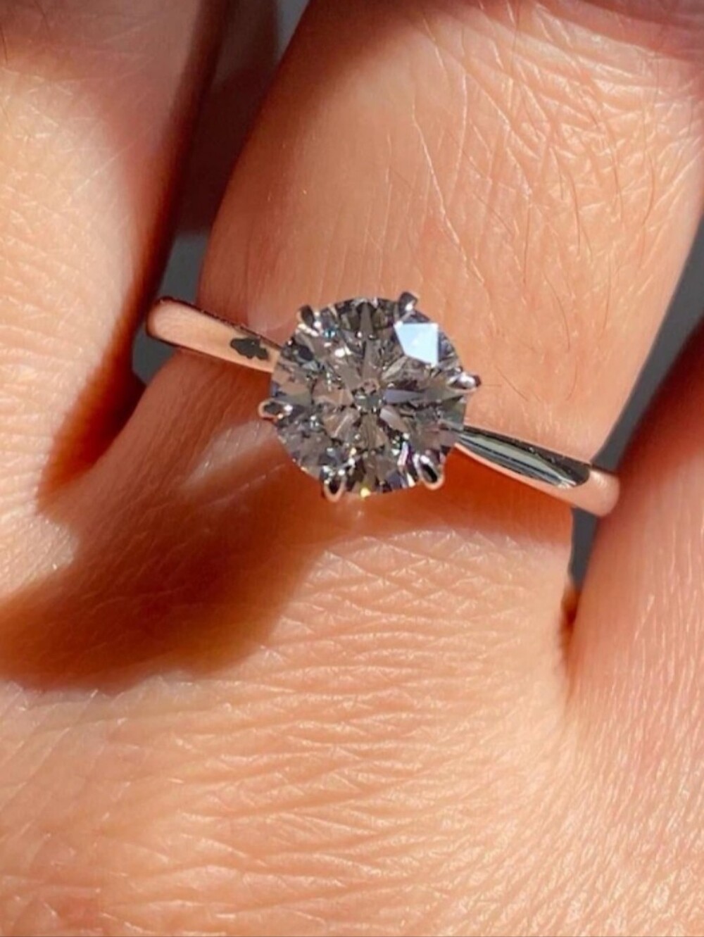 1CT MOISSANITE RING  SIZE 7.